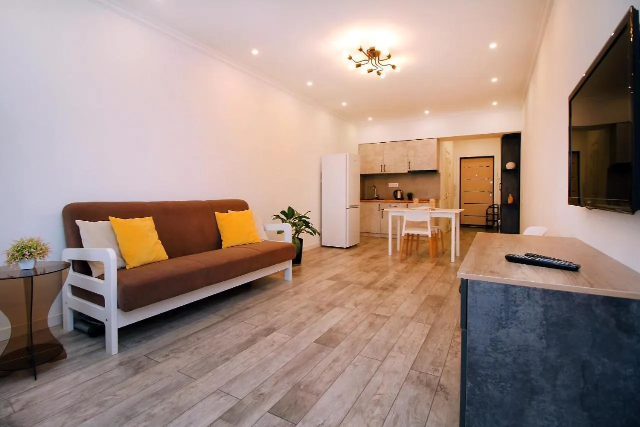 Светлая Квартира Almati Apartman